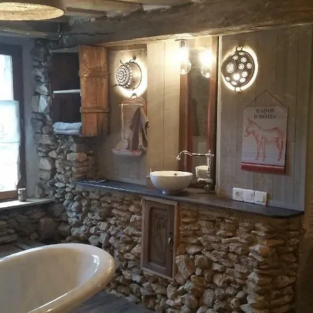 Maison D'hotes Chez Lila Des Bois فندق مبيت وإفطار 3*