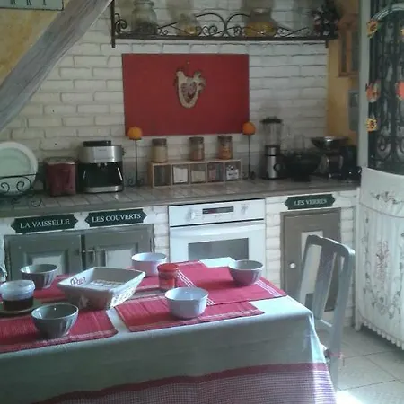 فندق مبيت وإفطار Maison D'hotes Chez Lila Des Bois 3*