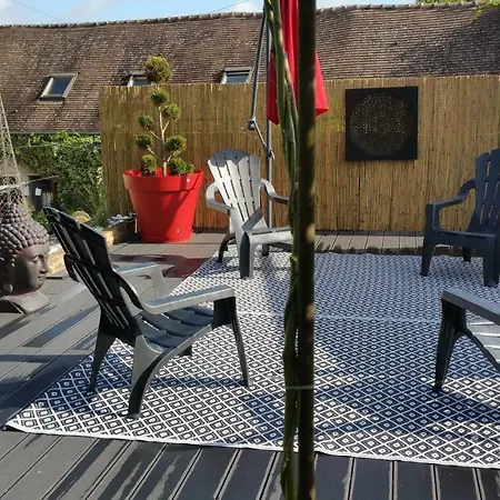 Maison D'hotes Chez Lila Des Bois فندق مبيت وإفطار 3*