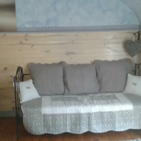 Maison D'hotes Chez Lila Des Bois فندق مبيت وإفطار