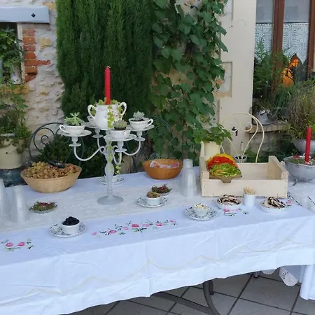 Bed & Breakfast Maison D'hotes Chez Lila Des Bois 3*
