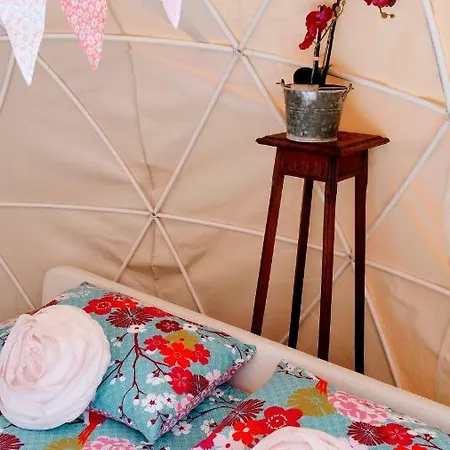 Maison D'hotes Chez Lila Des Bois فندق مبيت وإفطار 3*