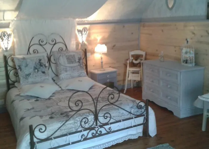 Maison D'hotes Chez Lila Des Bois Bed & Breakfast