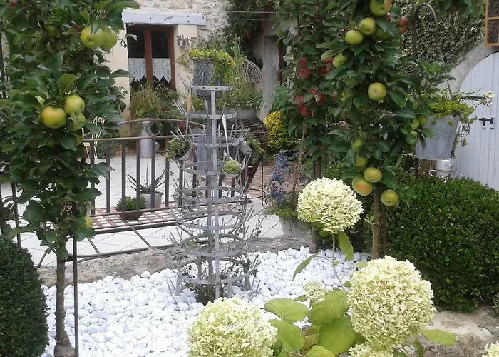 Maison D'hotes Chez Lila Des Bois Bed & Breakfast 3*