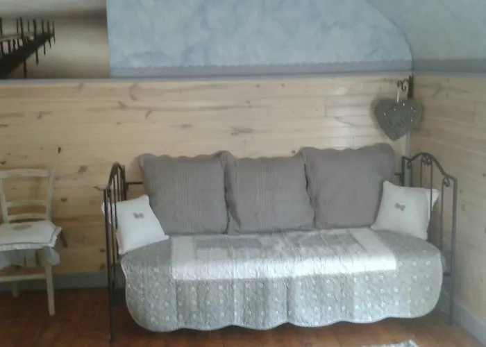 Maison D'hotes Chez Lila Des Bois Bed & Breakfast